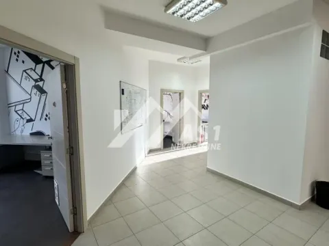 Rent, office space, 280m², Bulevar Oslobodjenja, Novi Sad Sve Podlokacije - image 7