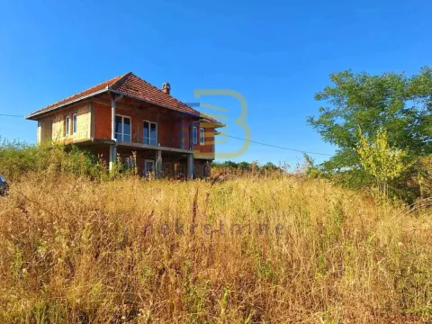 Kuća in Tulari