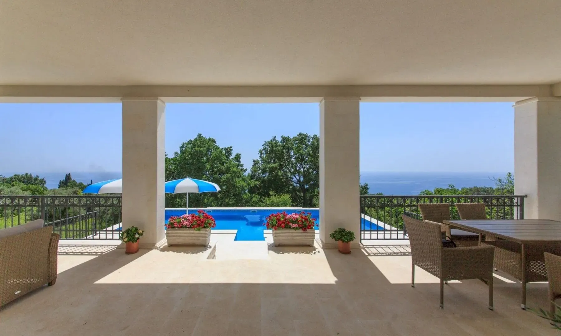 Sale, house, 402m², Katun Reževići, Budva