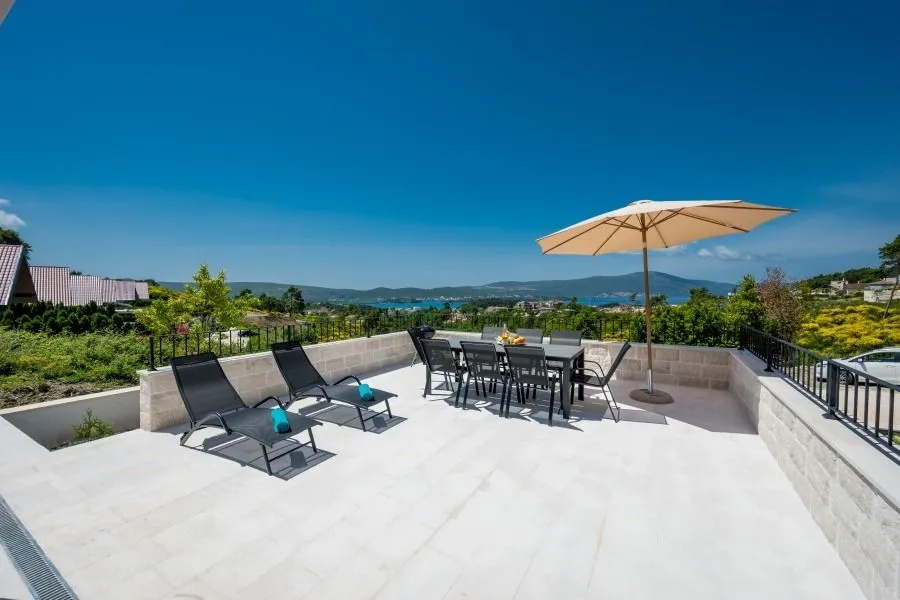 Prodaja, kuća, 250m², Mrčevac, Tivat