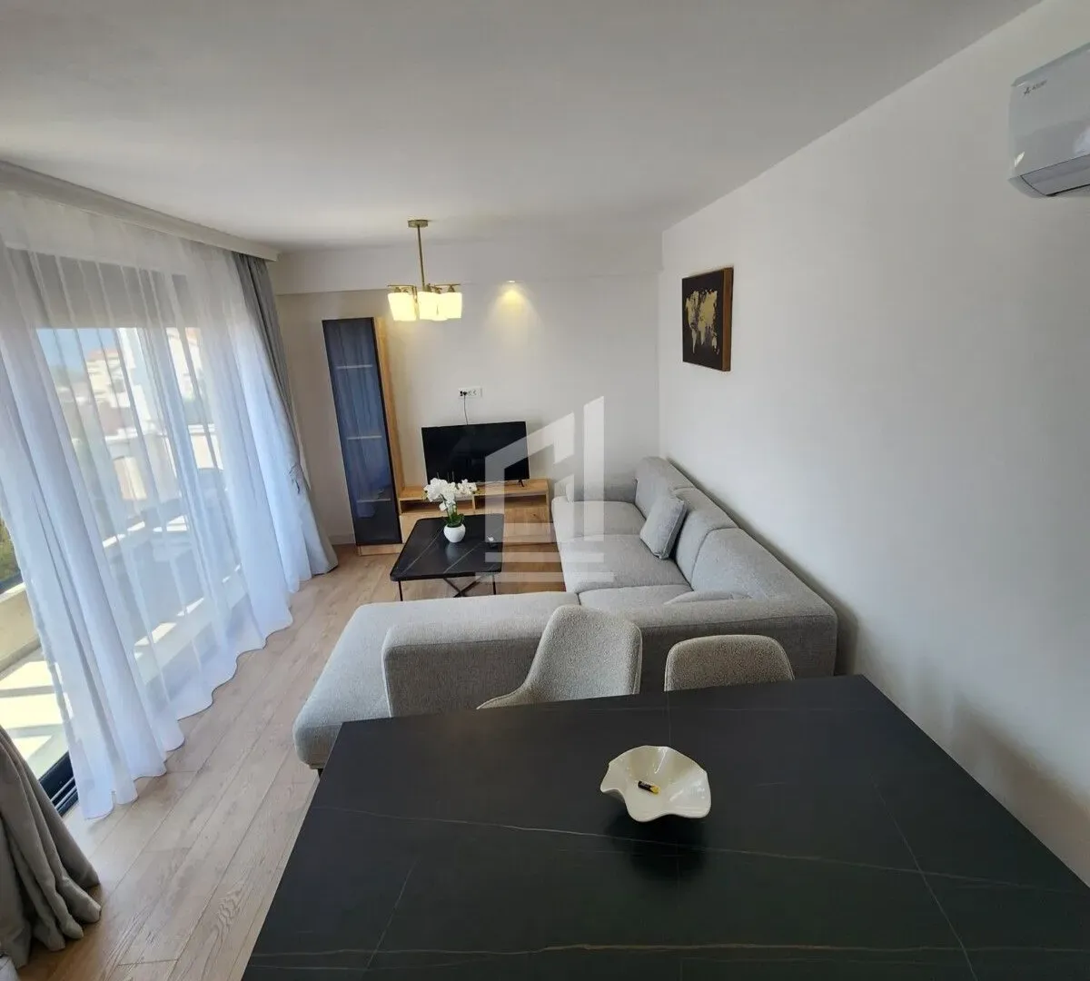 Izdavanje, stan, 45m², Tivat, Crna Gora