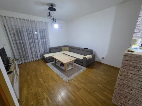 Prodaja, jednosoban stan, 46m², Stari Aerodrom, Podgorica - image 2