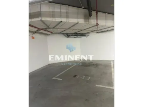 Izdavanje, trosoban stan, 84m², Savski Venac, Beograd - image 18