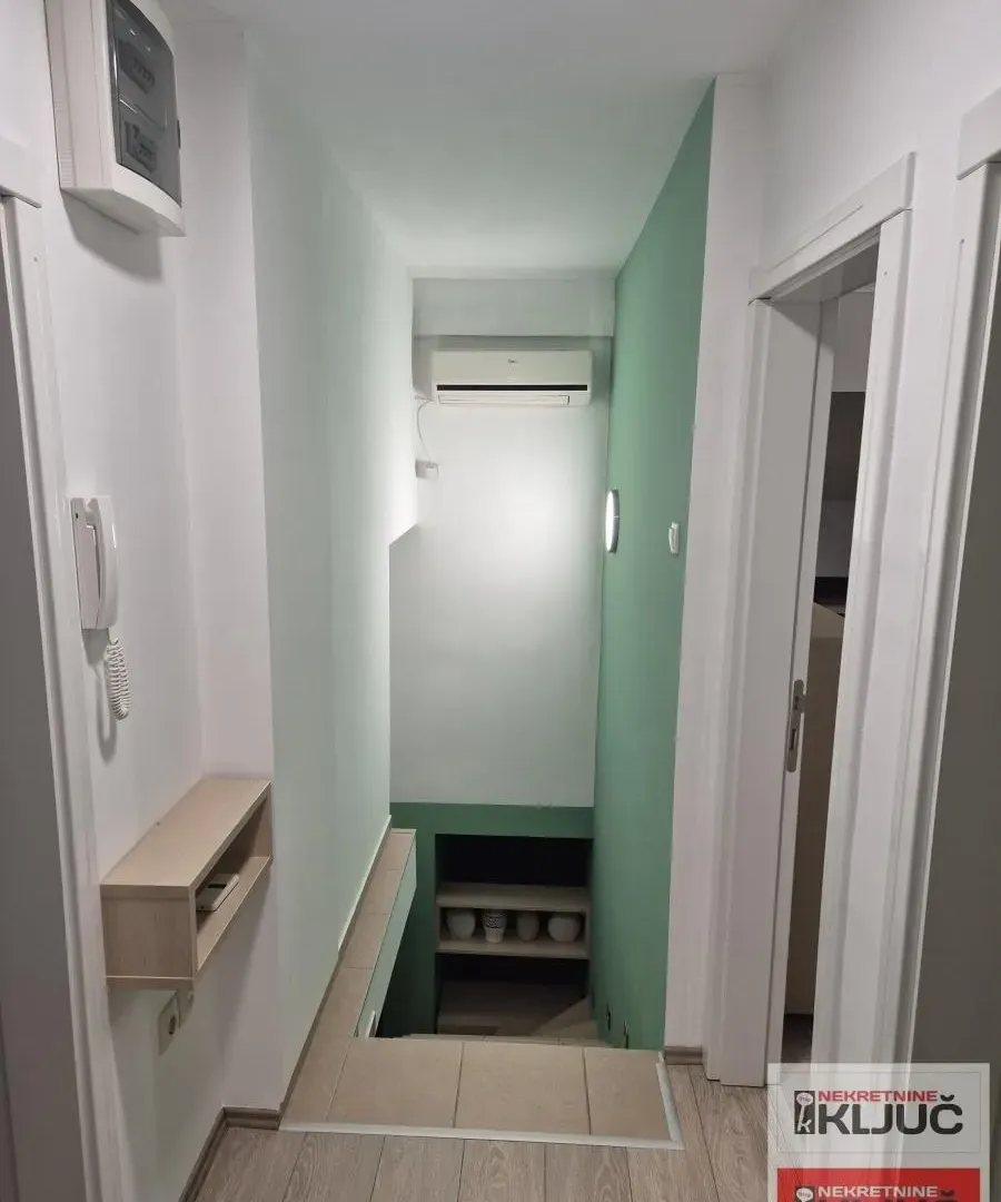 Prodaja, četvorosoban stan, 119m², Nova Detelinara, Novi Sad Sve Podlokacije