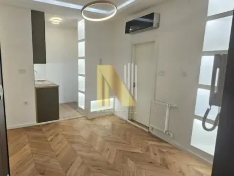 Sale, studio apartment, 21m², Stari grad, Novi Sad - image 2