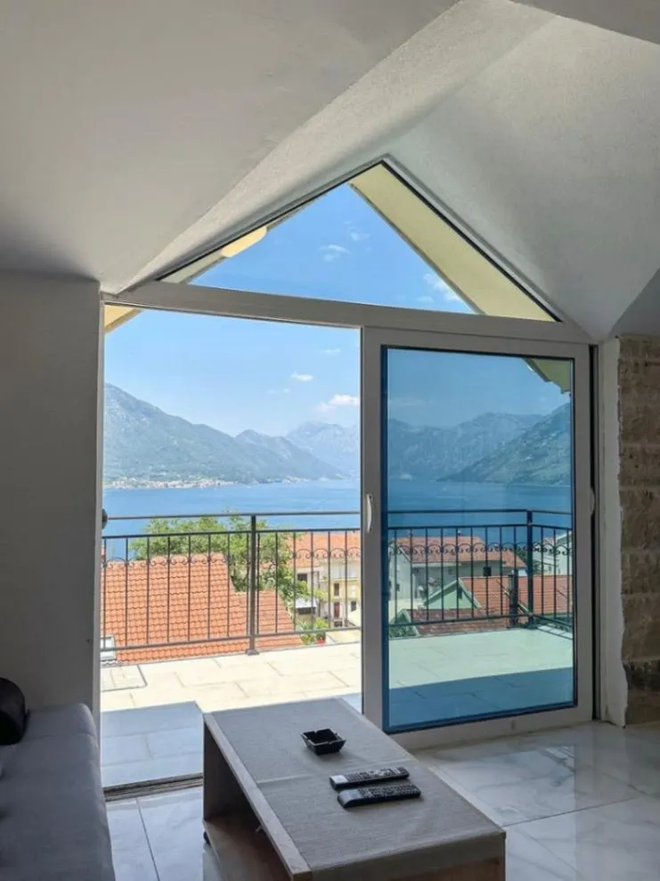 Izdavanje, dvosoban stan, 65m², Sveti Stasije, Kotor