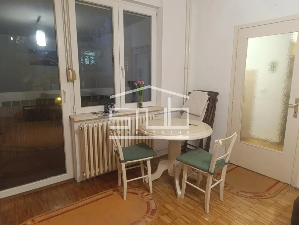 Prodaja, garsonjera, 27m², Golf Naselje, Beograd
