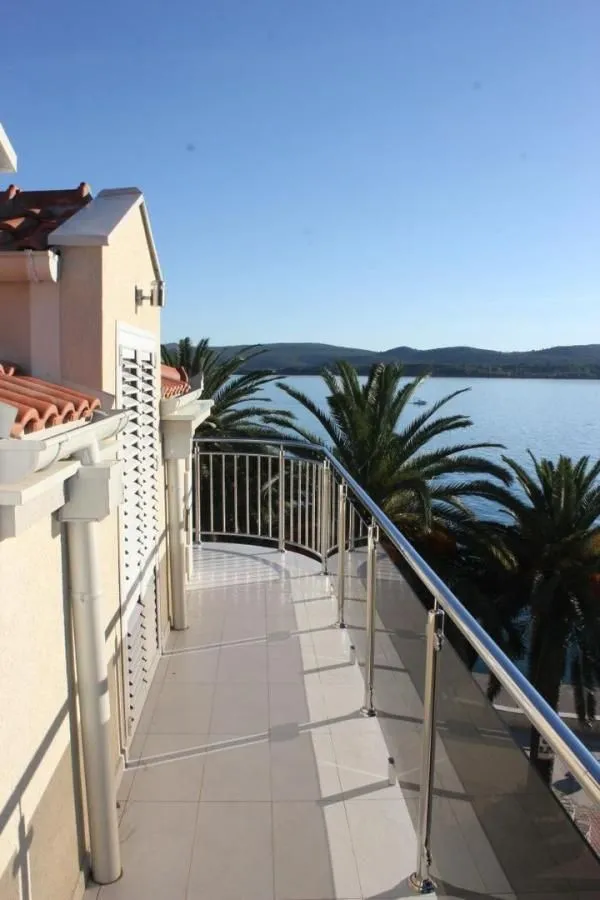 Rent, two bedroom apartment, 80m², Centar, Tivat