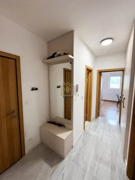 Prodaja, dvosoban stan, 72m², New City, Podgorica - image 5