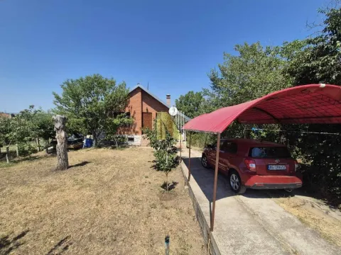 Kuća in Inđija