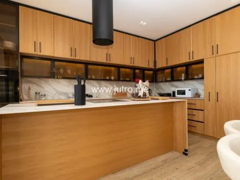 Prodaja, kuća, 217m², Rijeka Reževići, Budva - image 29