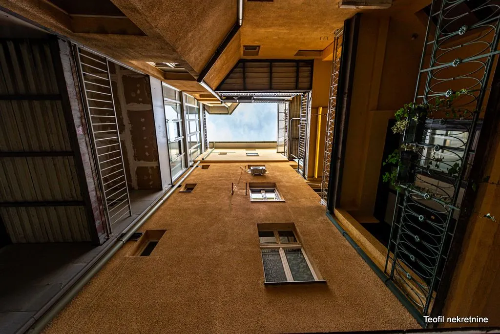 Prodaja, trosoban stan, 105m², Vračar, Šid