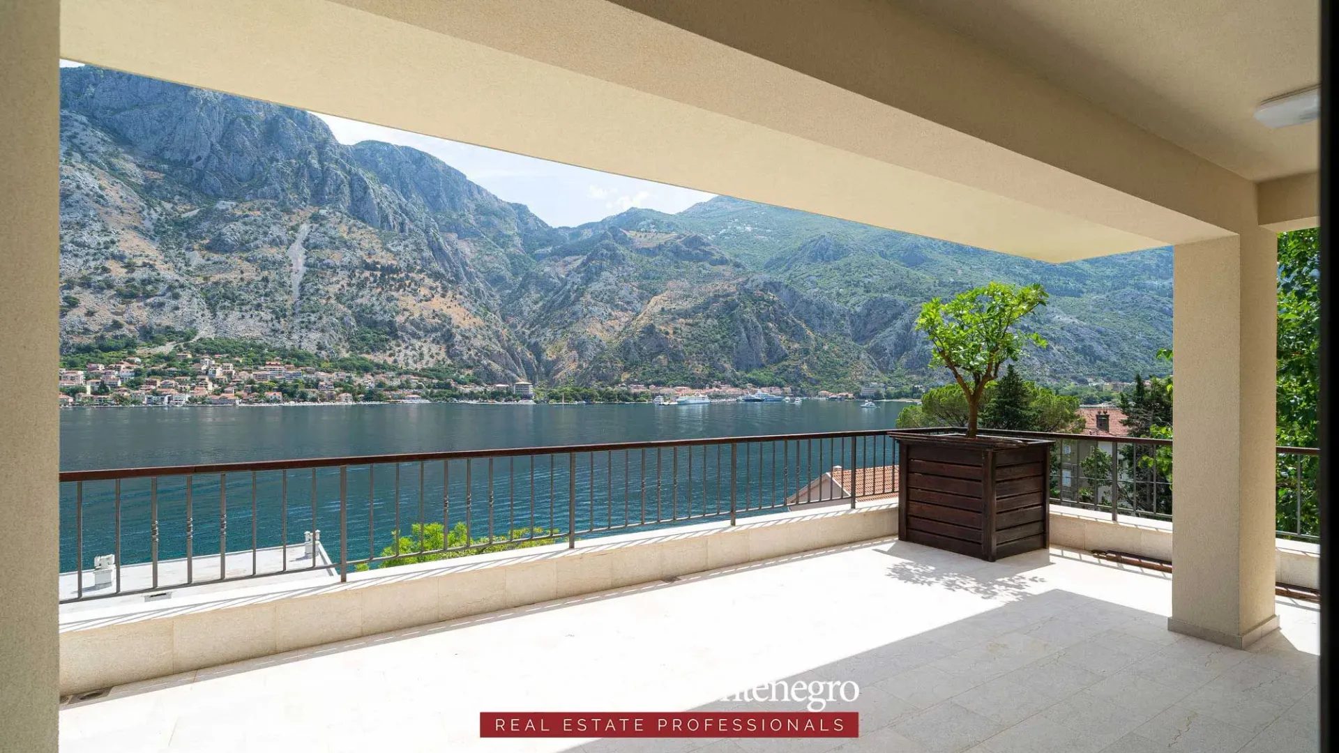 Prodaja, kuća, 520m², Muo, Kotor