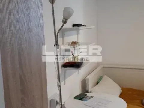 Rent, two bedroom apartment, 36m², Stari Grad, Beograd - image 8