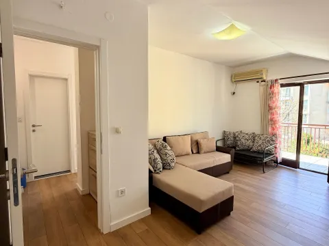 Prodaja, jednosoban stan, 40m², Bečići, Budva - image 1