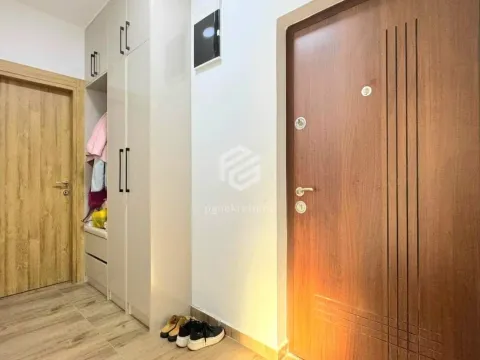 Izdavanje, jednosoban stan, 42m², Stari Aerodrom, Podgorica - image 11