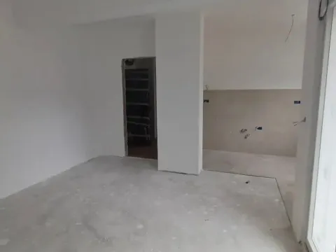 Izdavanje, jednosoban stan, 46m², Ilino, Bar - image 7