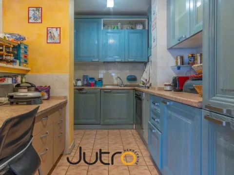 Izdavanje, dvosoban stan, 85m², Preko Morače, Podgorica - image 1