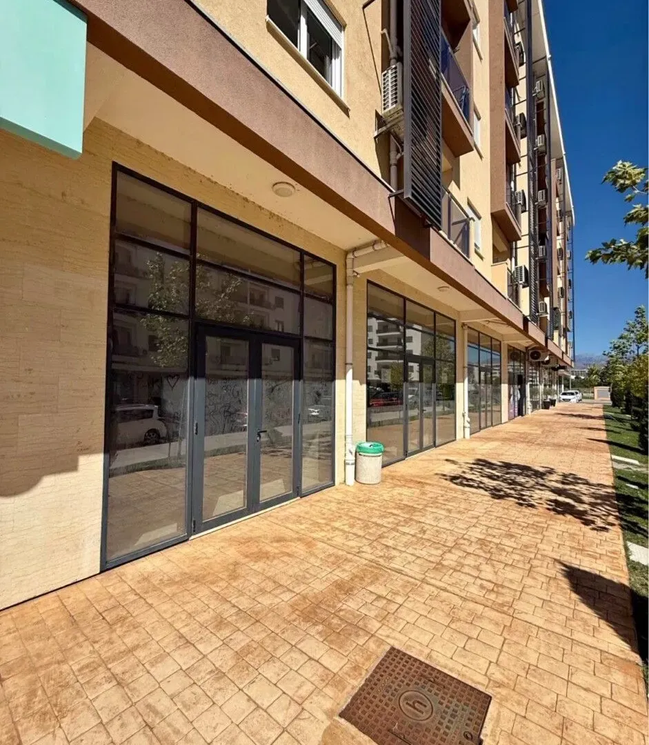 Izdavanje, poslovni prostor, 36m², New City, Podgorica