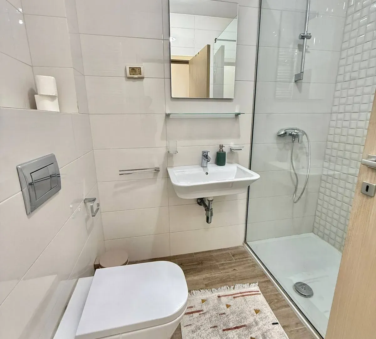 Izdavanje, jednosoban stan, 53m², City Kvart, Podgorica