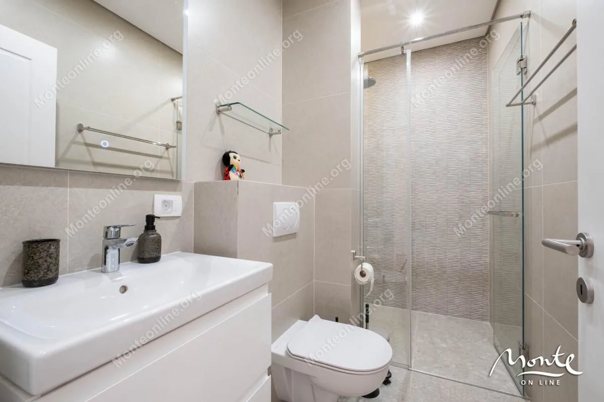 Prodaja, dvosoban stan, 90m², Tivat, Crna Gora