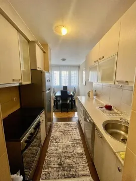 Izdavanje, dvosoban stan, 85m², Centar, Podgorica - image 9