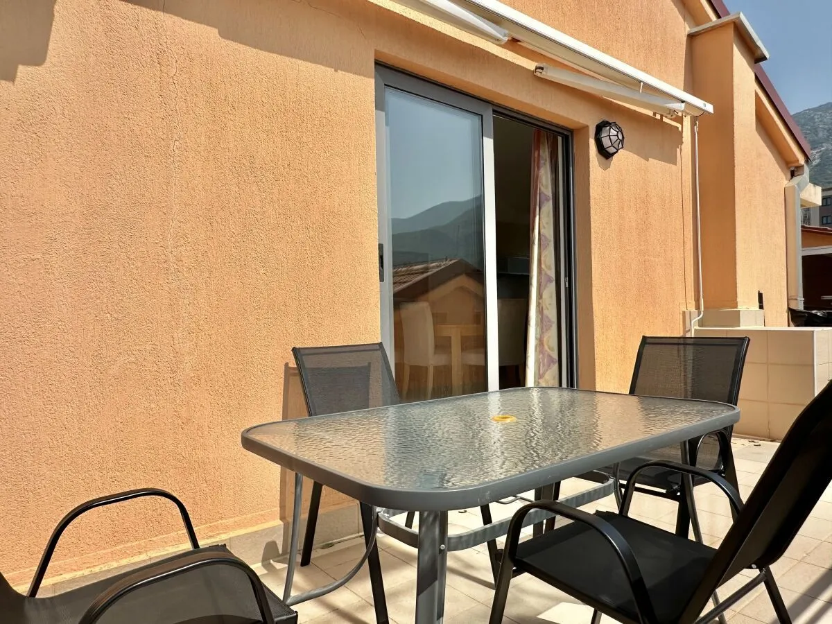 Sale, two bedroom apartment, 80m², Bečići, Budva