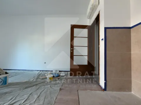 Izdavanje, poslovni prostor, 45m², Vezirov Most, Podgorica - image 7