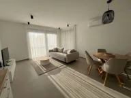 Izdavanje, dvosoban stan, 70m², Gradiošnica, Tivat - image 1