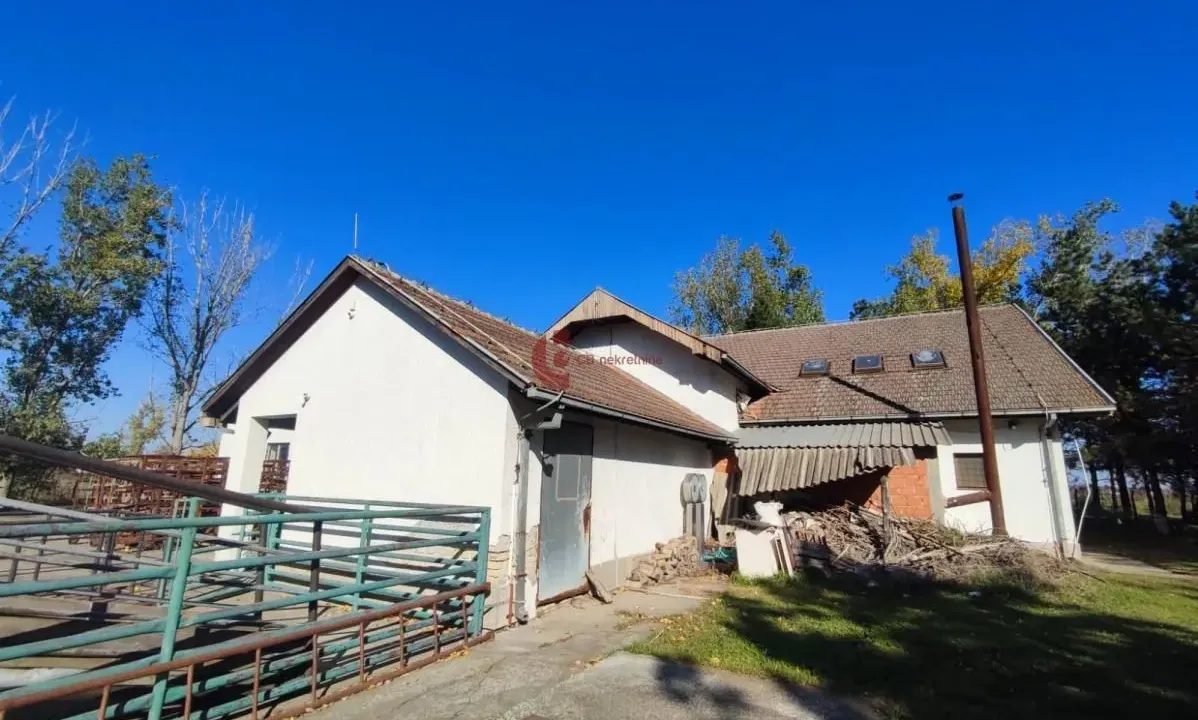 Prodaja, poslovni prostor, 404m², Đurđin, Subotica