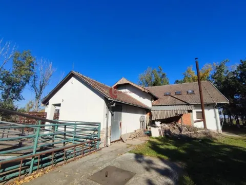 Sale, office space, 404m², Đurđin, Subotica