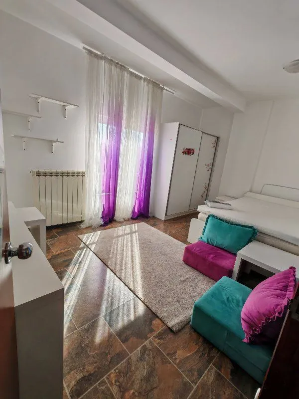 Rent, four bedroom apartment, 120m², Rakovica, Beograd