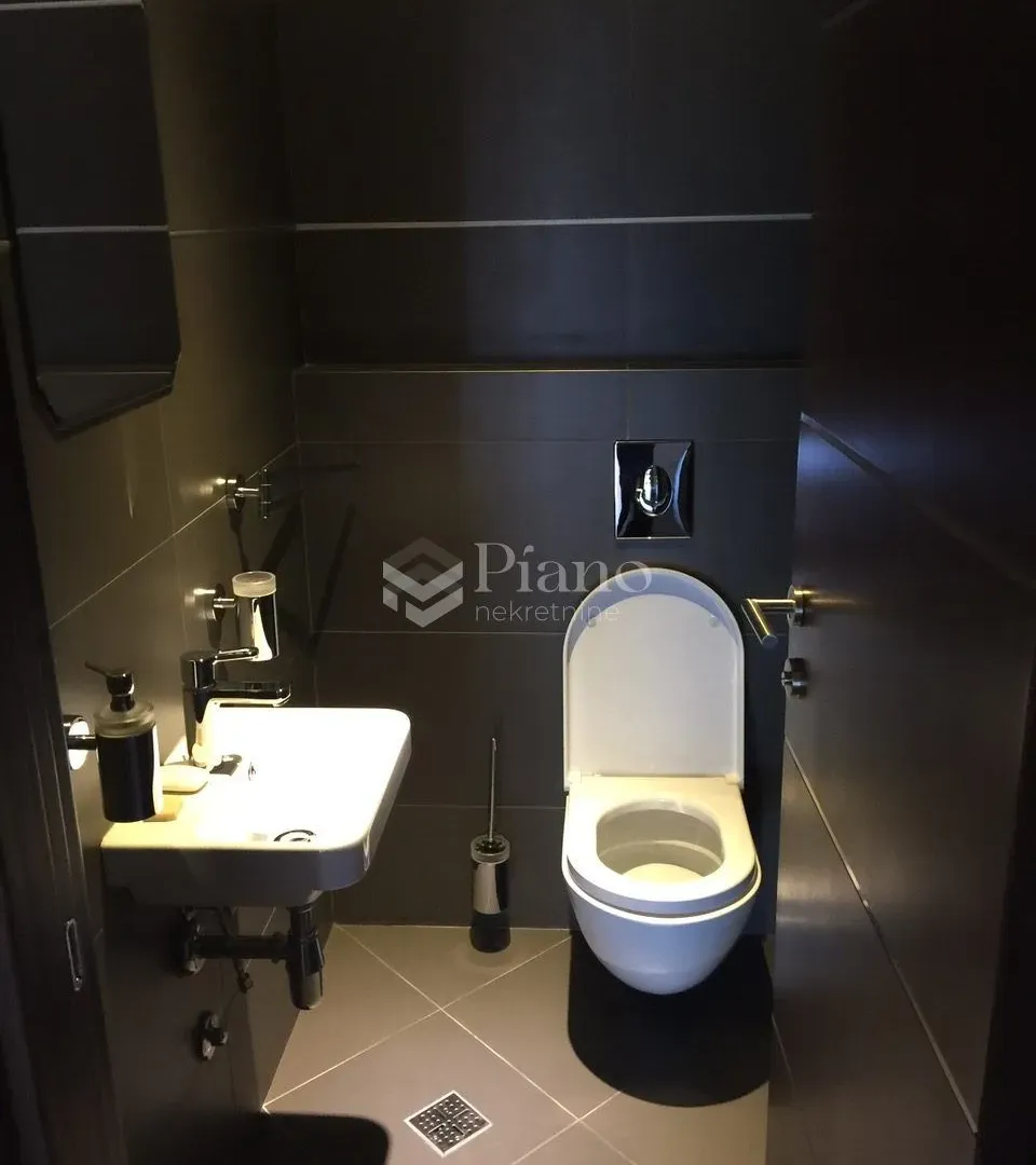 Rent, two bedroom apartment, 166m², Podgorica, Crna Gora