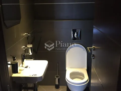 Rent, two bedroom apartment, 166m², Podgorica, Crna Gora - image 11