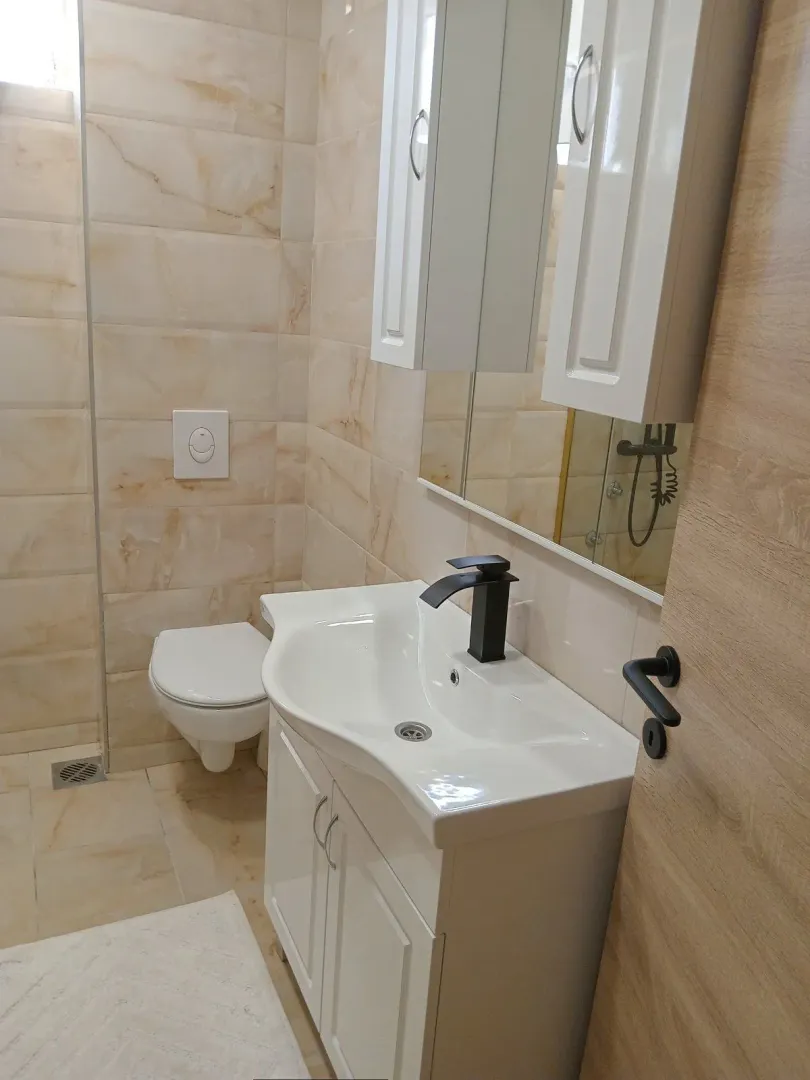 Izdavanje, dvosoban stan, 55m², Marići, Tivat