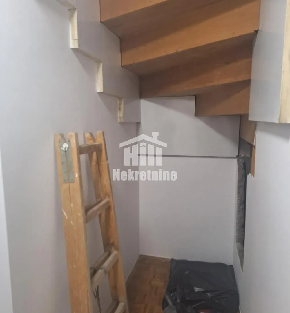 Prodaja, trosoban stan, 82m², Banjica, Voždovac Sve Podlokacije