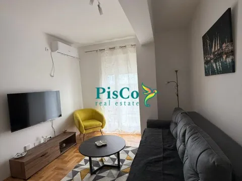 Izdavanje, jednosoban stan, 42m², Pobrežje, Podgorica - image 1