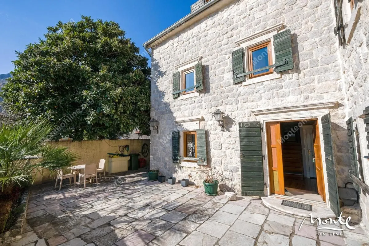Prodaja, kuća, 500m², Orahovac, Kotor