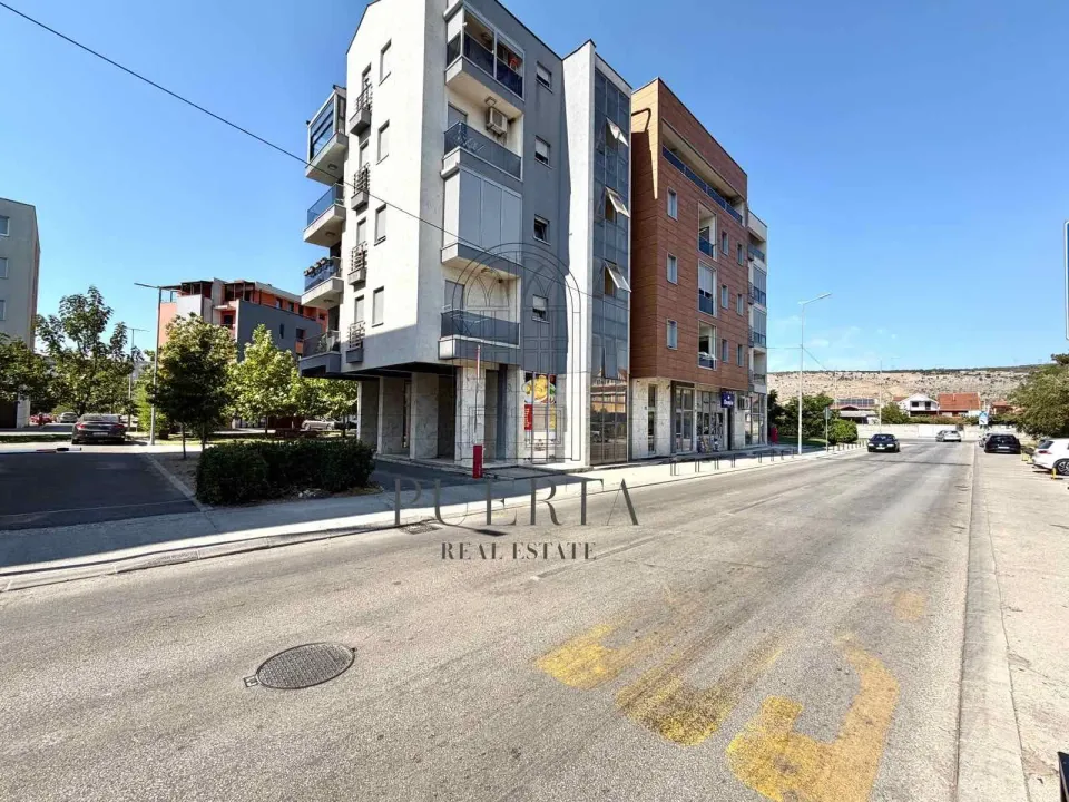 Rent, office space, 100m², Nova Dalmatinska, Podgorica