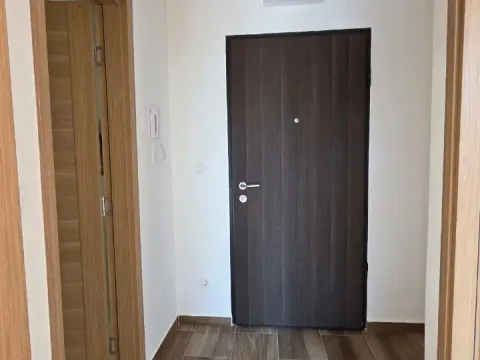 Prodaja, jednosoban stan, 40m², Stari Aerodrom, Podgorica - image 10