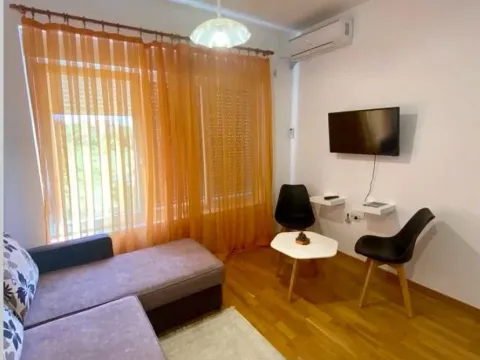 Prodaja, garsonjera, 21m², Centar, Tivat - image 4