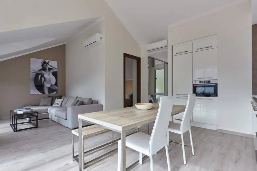 Prodaja, jednosoban stan, 77m², Orahovac, Kotor