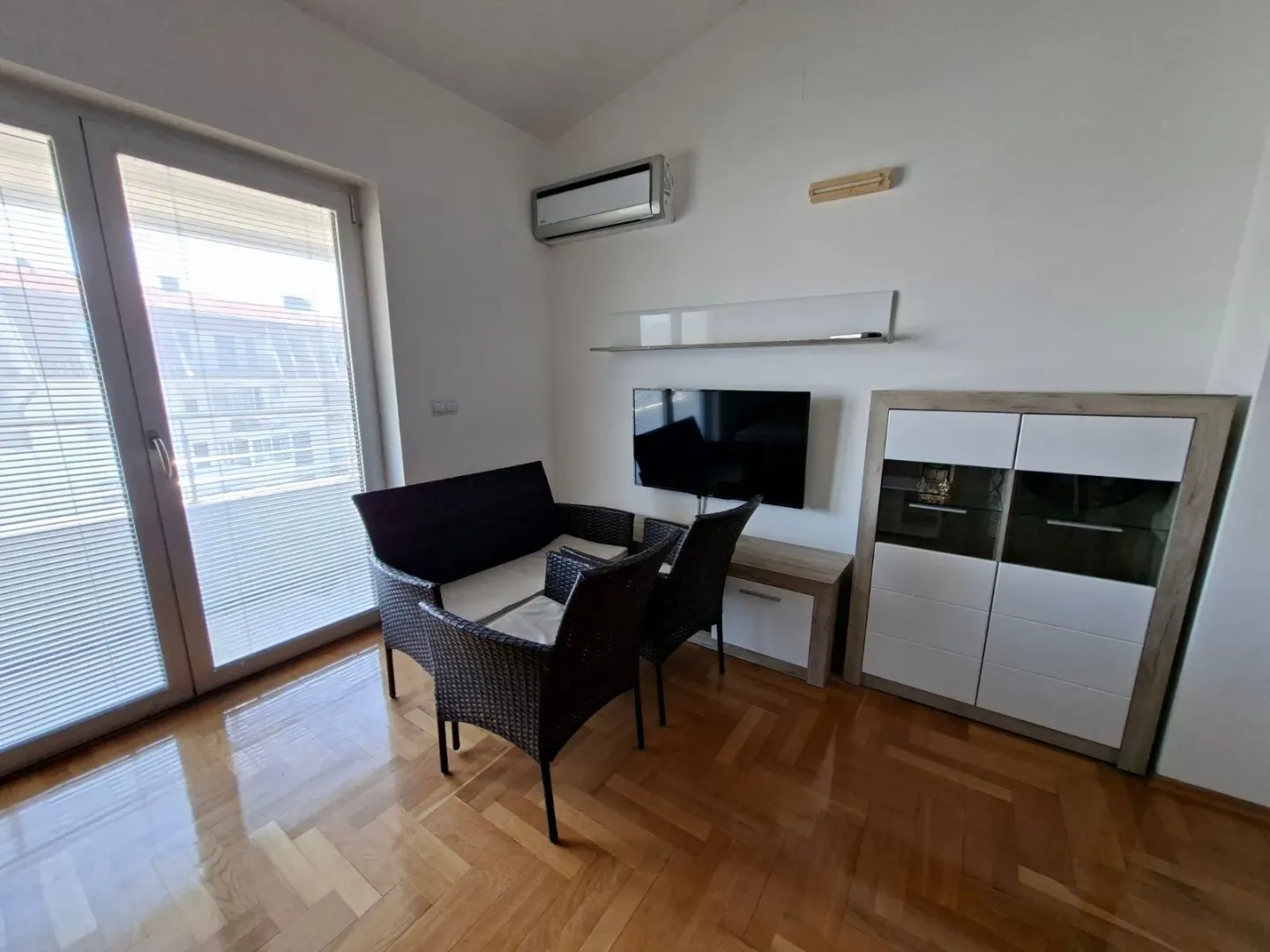 Izdavanje, jednosoban stan, 53m², Ulcinjsko Polje, Ulcinj