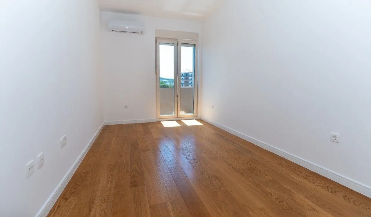 Izdavanje, dvosoban stan, 68m², Podgorica, Crna Gora