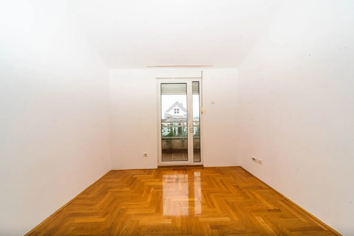 Prodaja, dvosoban stan, 70m², Blok 9, Podgorica