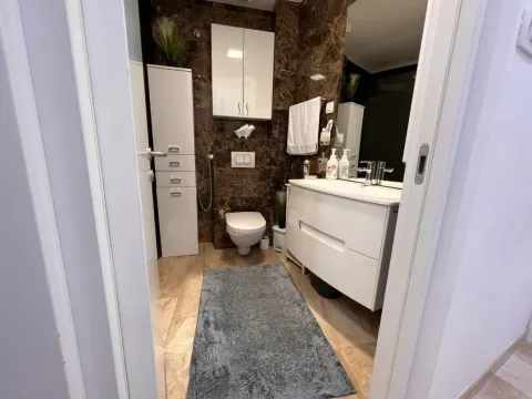 Sale, one bedroom apartment, 67m², Centar, Budva - image 11