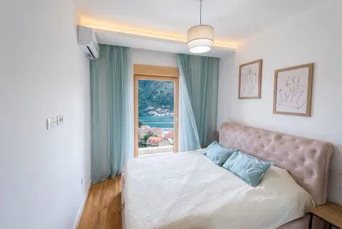 Prodaja, trosoban stan, 62m², Dobrota, Kotor - image 4