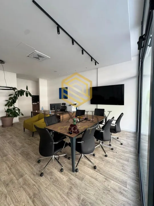 Rent, office space, 140m², Master Kvart, Podgorica