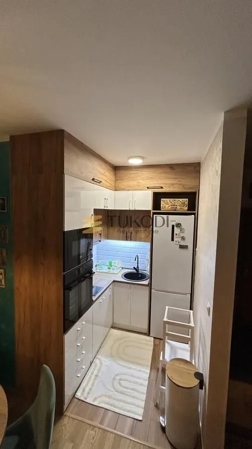 Prodaja, trosoban stan, 59m², Adamovićevo Naselje, Novi Sad Sve Podlokacije