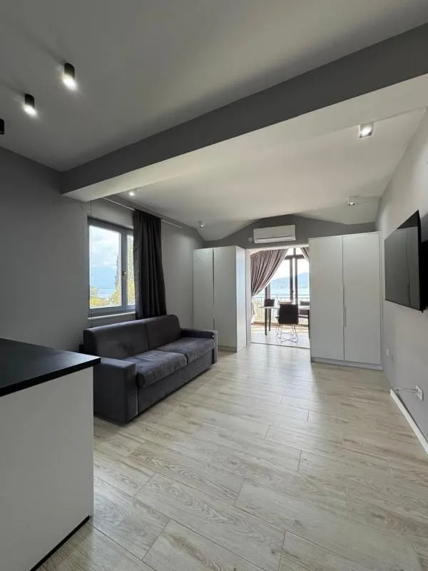 Prodaja, jednosoban stan, 45m², Baošići, Herceg Novi